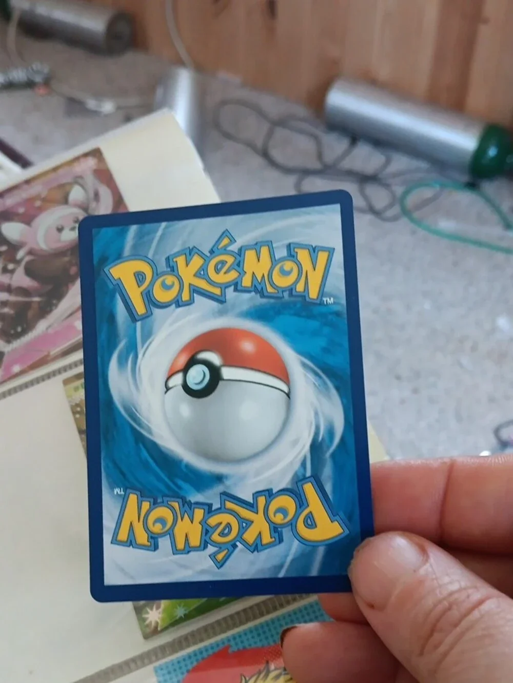 Pokemon Sawsbuck Card - Green, Yellow